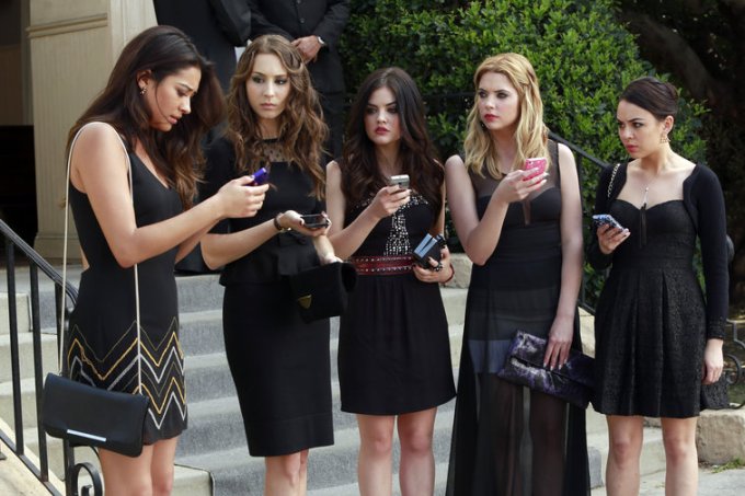 Клиенты в похоронном бюро