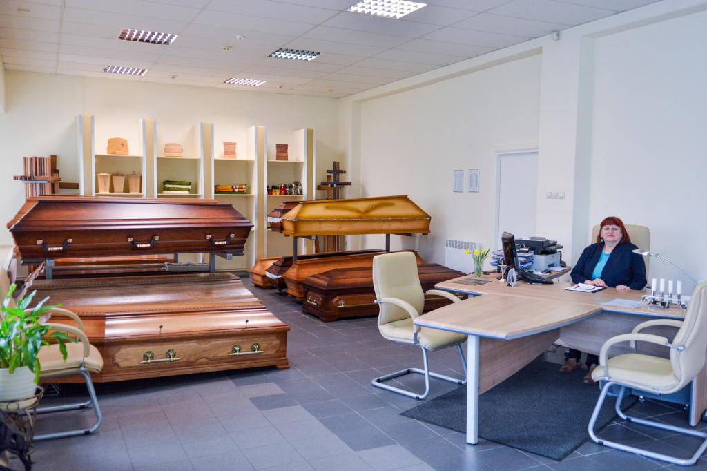 Менеджер в ритуальном бюро