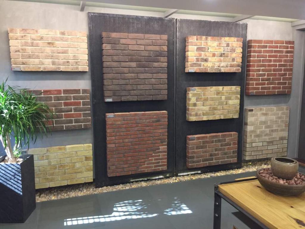 Выставленные на продажу кирпичи