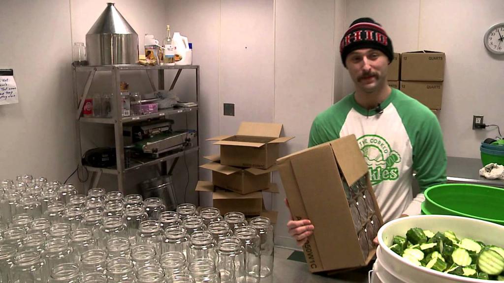 Парень на производстве