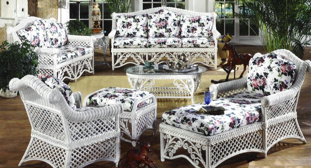 Белая плетена мебель