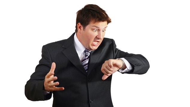 подчиненный опять пришел не вовремя