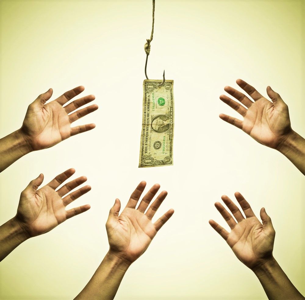 Центр общества - деньги