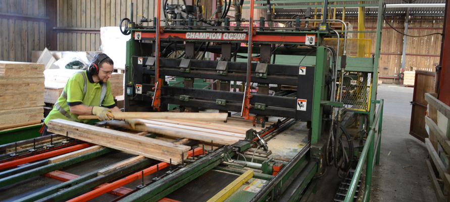 подача сырья на линию