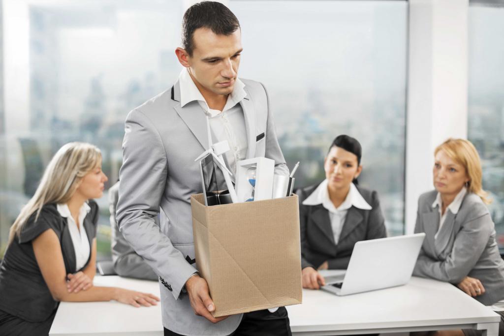 заявление на увольнение не подписывает руководитель