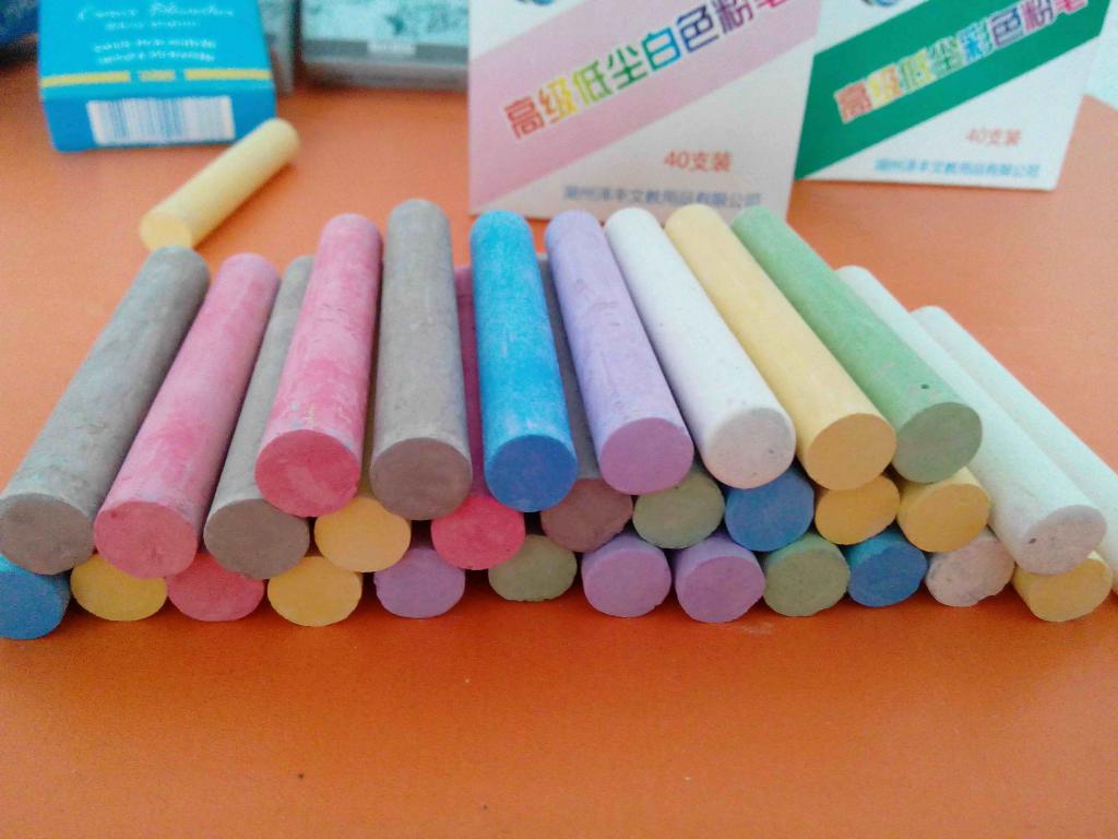 Разноцветный мел