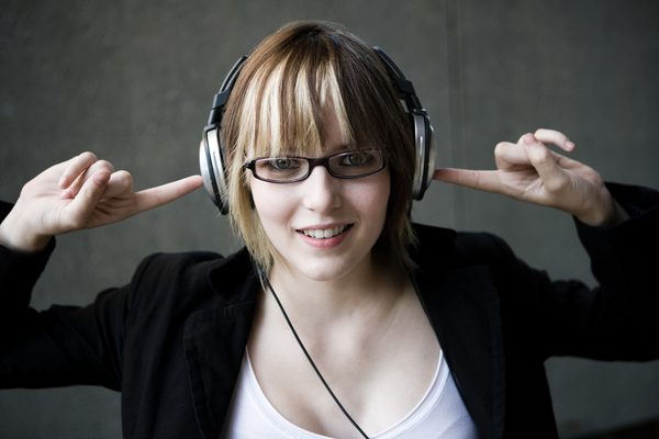 Сосед шумит