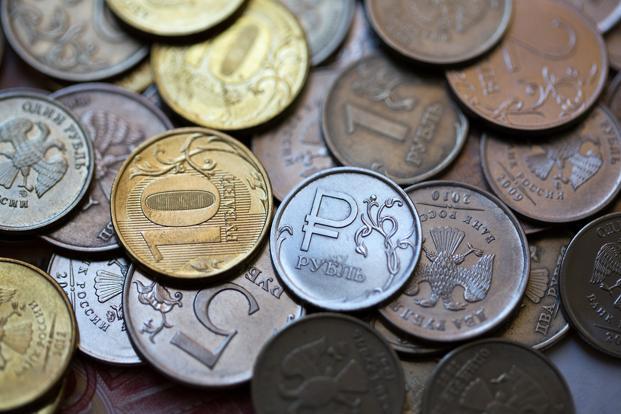 Обесценивание рубля в дефолт