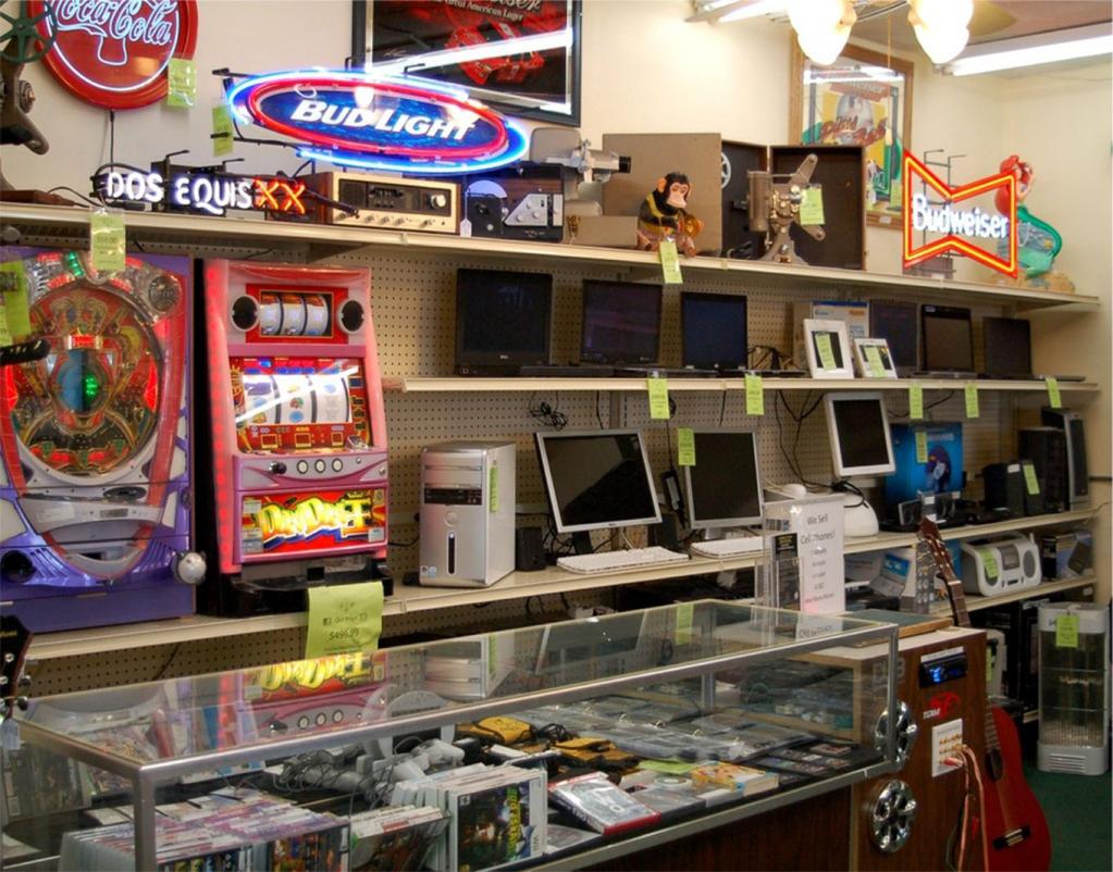 Предлагаемая продукция в ломбарде.