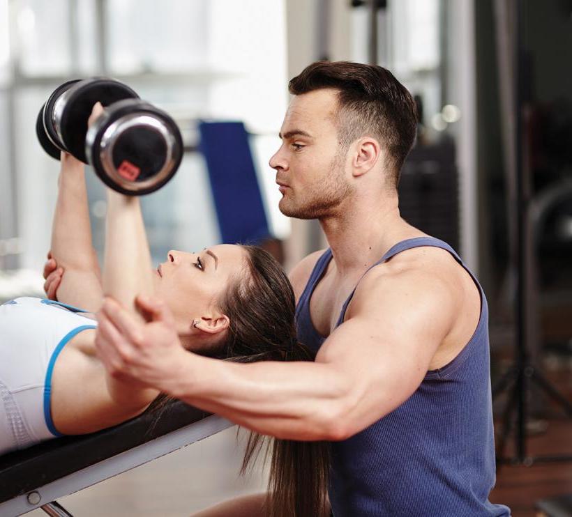 Личный тренер и девушка.