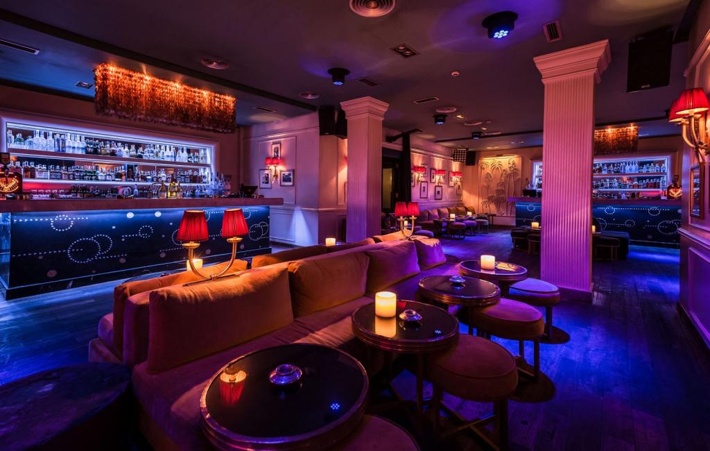 открыть небольшой ночной клуб