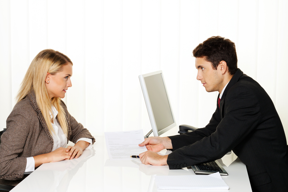 как уменьшить зарплату работнику на законных основаниях