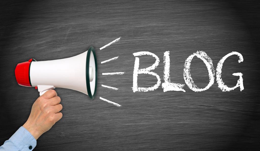 Блог и мегафон.