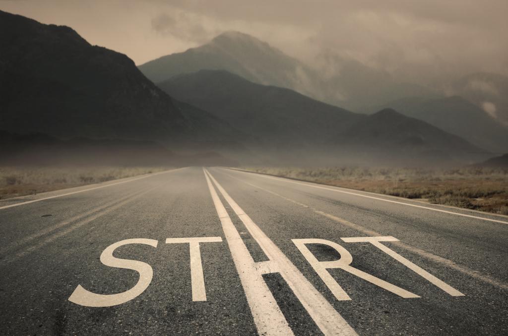 Знак старта на автостраде.