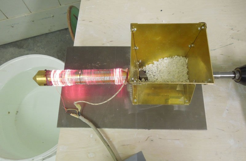 Экструдер для переработки пластиковых бутылок