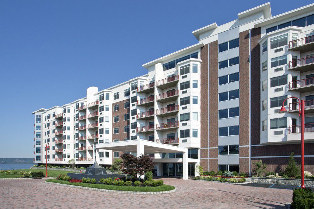 в каком агентстве недвижимости работать