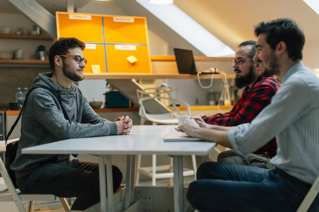 Молодой парень на собеседовании